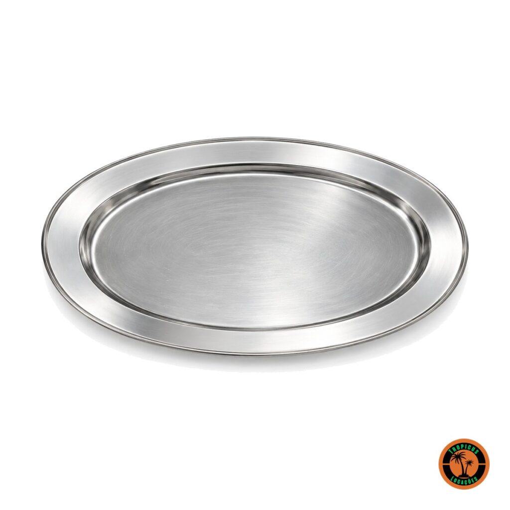 Travessa oval de aço inox de 60 x 42 cm, fundo branco